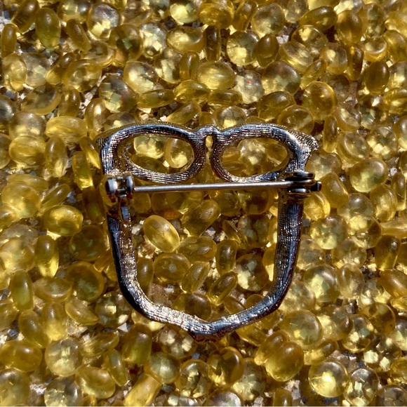 Vintage Eyeglasses Holder Pin - Picture 4 of 6